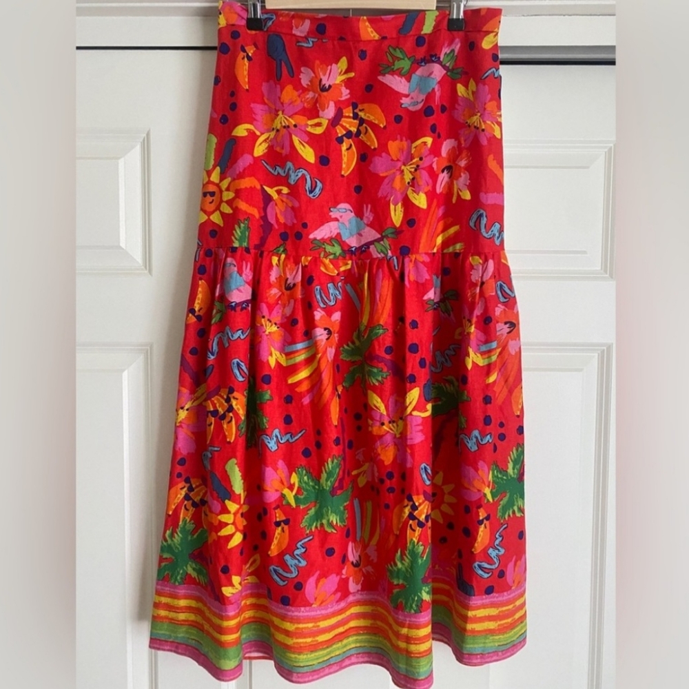 Bright beautiful skirt new with tags size M
